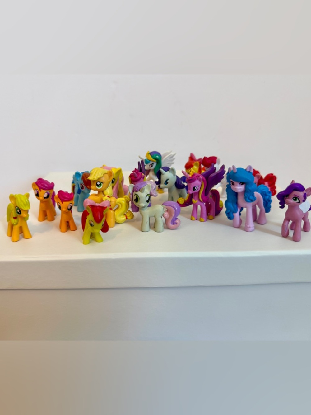My Little Pony Mini Figure Collection - Purple Pink Blue Yellow White